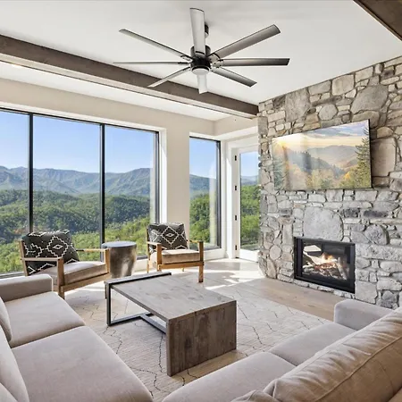 Highlands Of The Smokies 204: Beverly'S 204